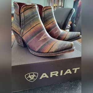 Ariat Dixon Womens booties